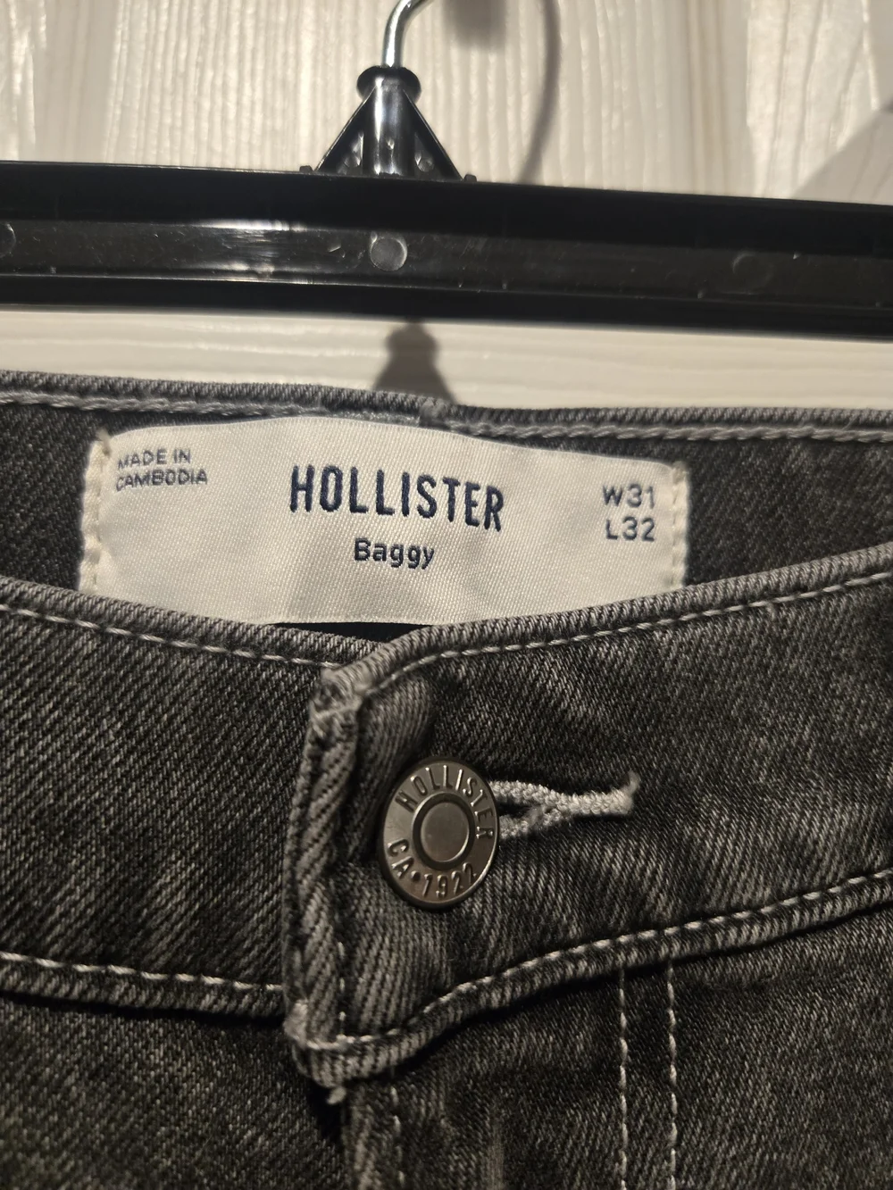 Hollister mens embroidered